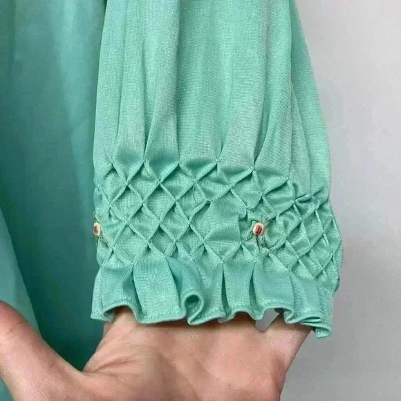 Vintage mint green nightgown size small - Picture 4 of 8